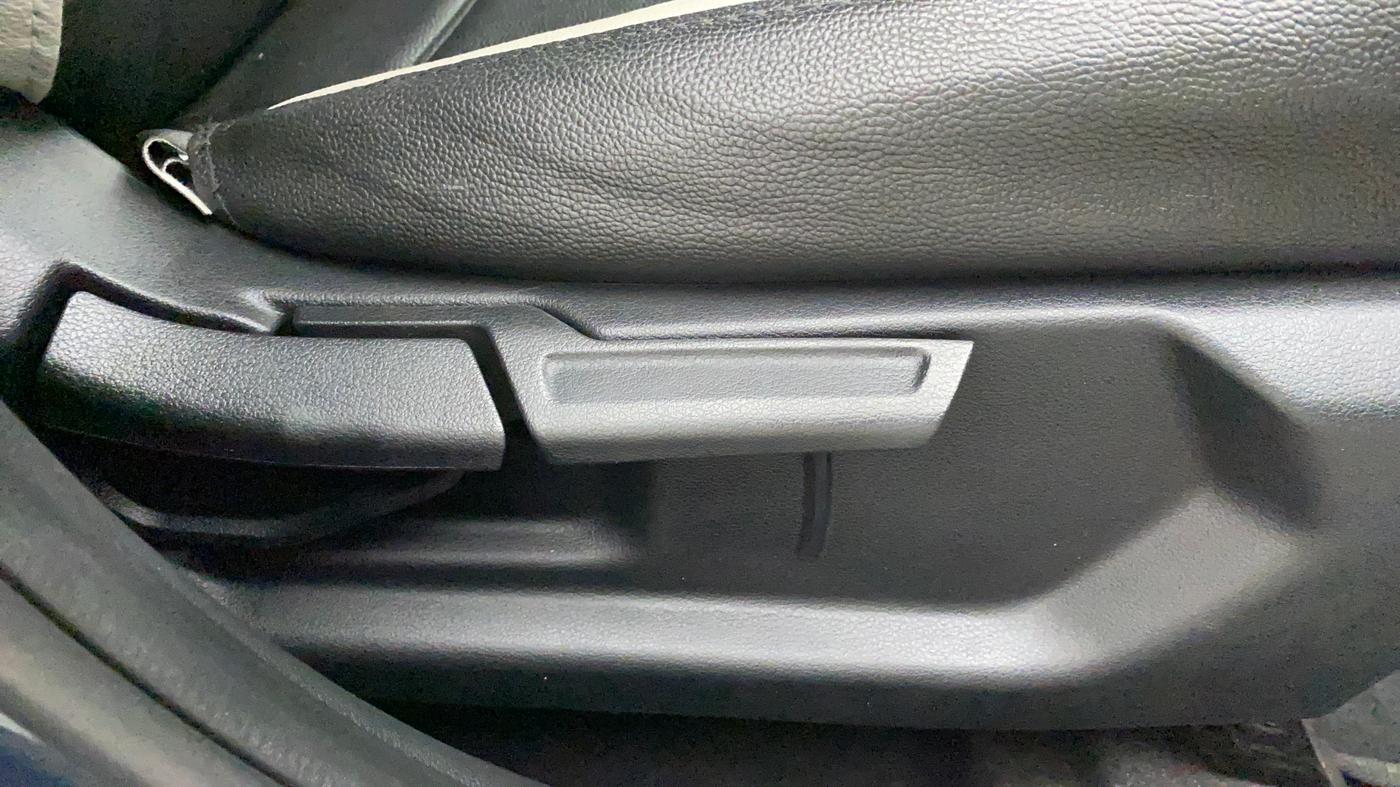 2022 Hyundai GRAND I10 NIOS SPORTZ 1.0 TURBO GDI, Petrol, Manual, 8,396 km, Driver Side Adjustment Panel