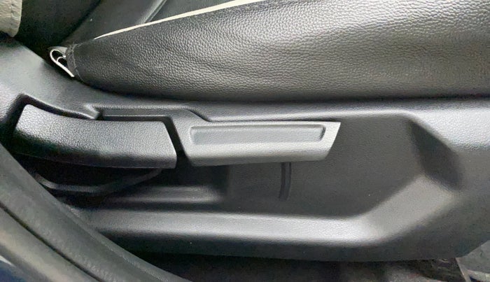 2022 Hyundai GRAND I10 NIOS SPORTZ 1.0 TURBO GDI, Petrol, Manual, 8,396 km, Driver Side Adjustment Panel