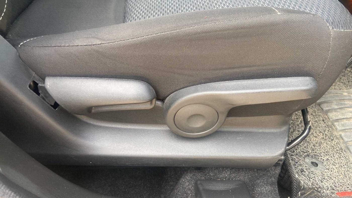 2021 Maruti S Cross ZETA AT 1.5, Petrol, Automatic, 15,536 km, Driver Side Adjustment Panel