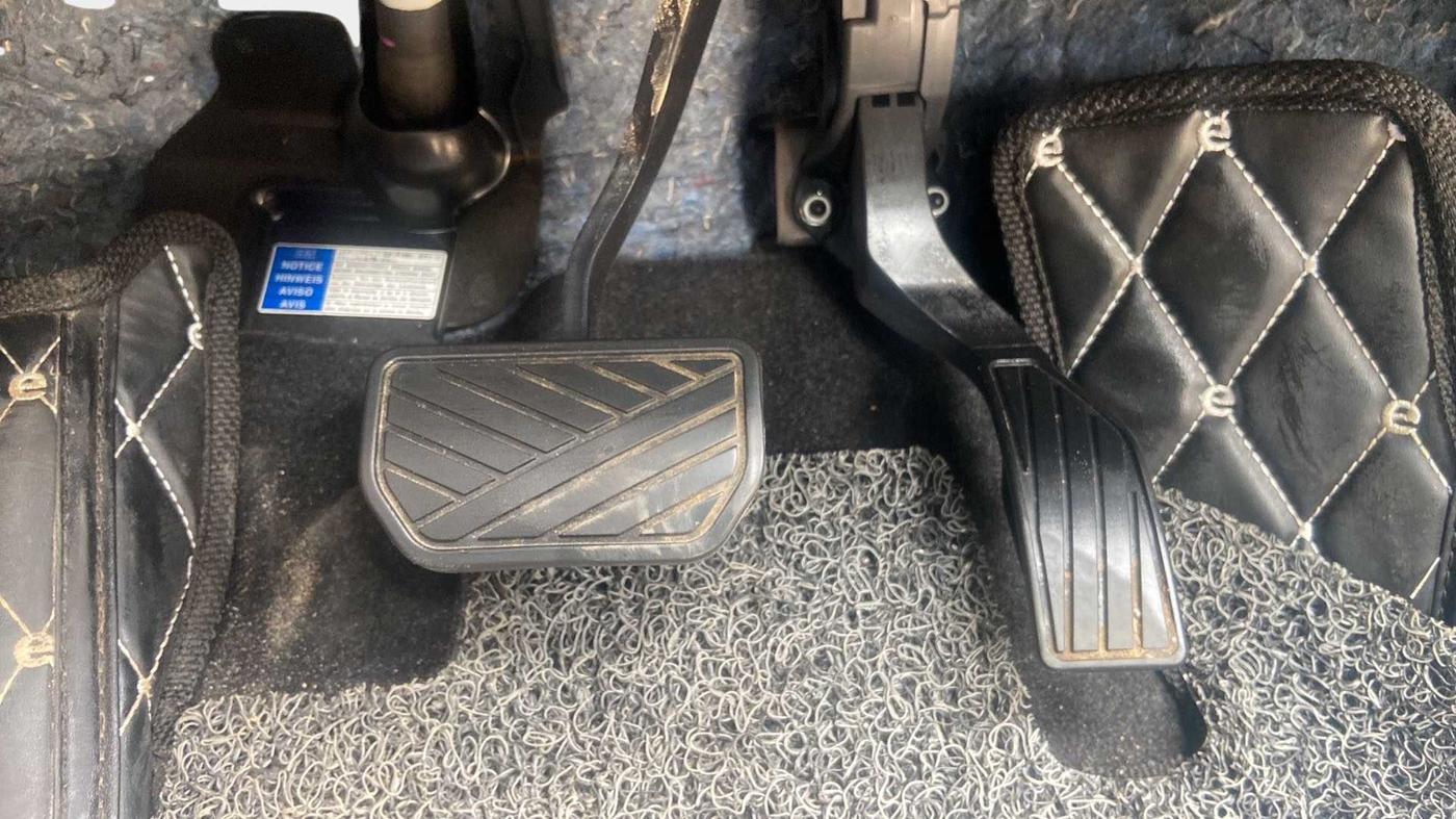 2021 Maruti S Cross ZETA AT 1.5, Petrol, Automatic, 15,536 km, Pedals