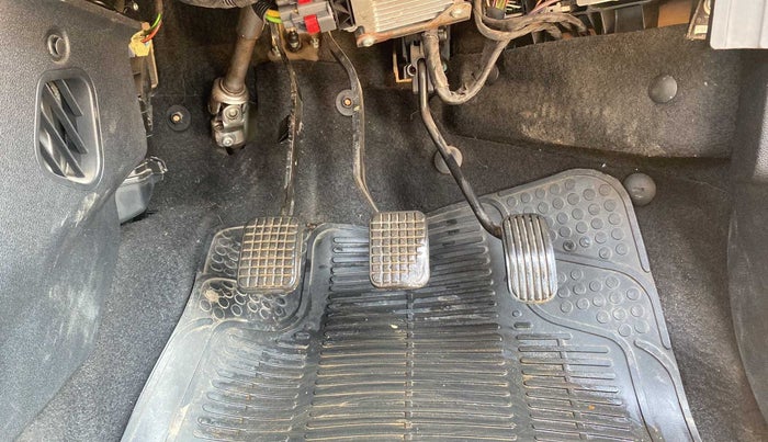 2018 Tata Tiago XE PETROL, Petrol, Manual, 18,011 km, Pedals