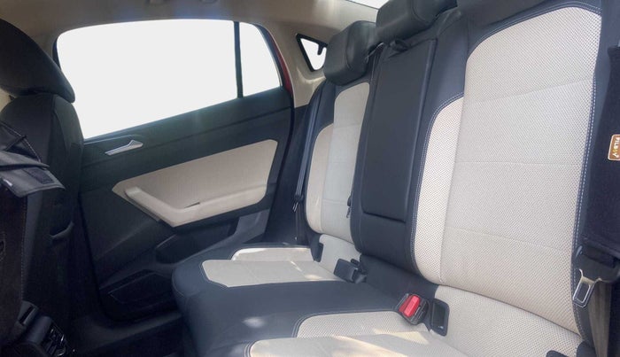 2022 Volkswagen VIRTUS TOPLINE TSI 1.0 AT, Petrol, Automatic, 9,032 km, Right Side Rear Door Cabin