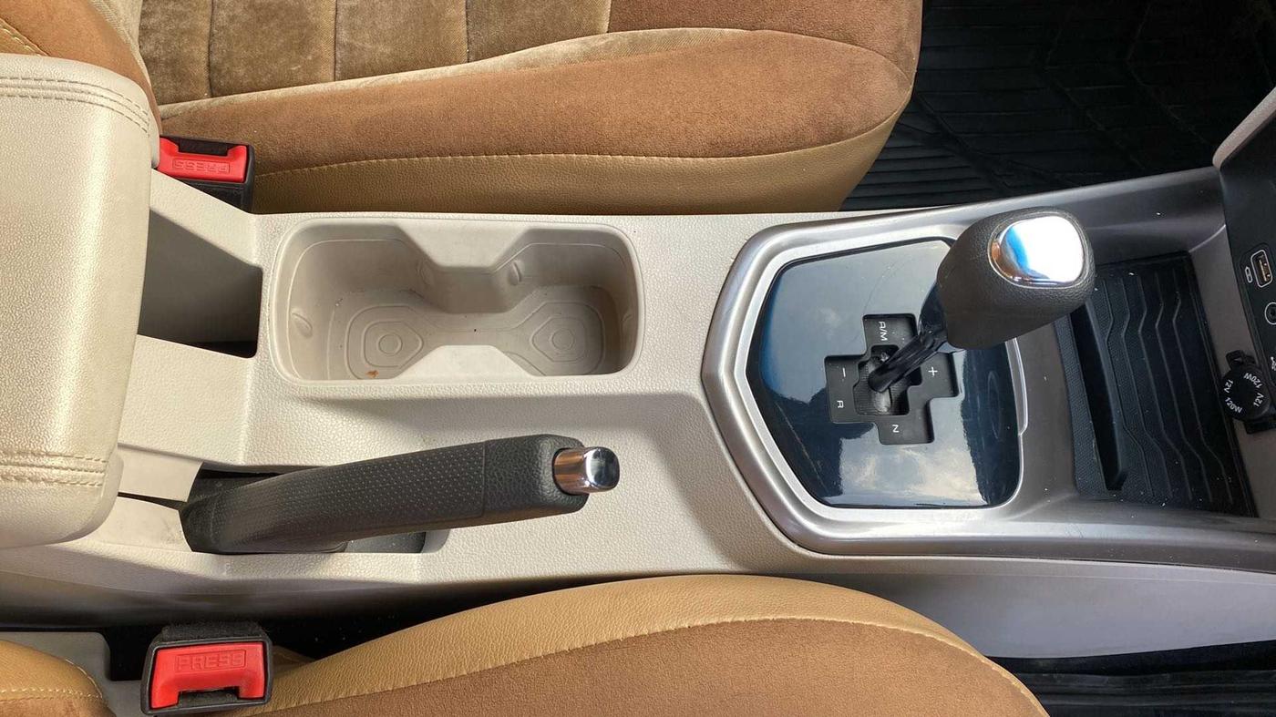 2020 Mahindra XUV300 W8 (O) 1.5 DIESEL AMT, Diesel, Automatic, 13,248 km, Gear Lever