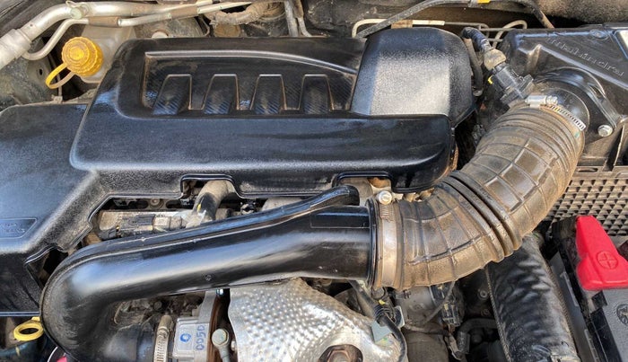 2020 Mahindra XUV300 W8 (O) 1.5 DIESEL AMT, Diesel, Automatic, 13,248 km, Open Bonet