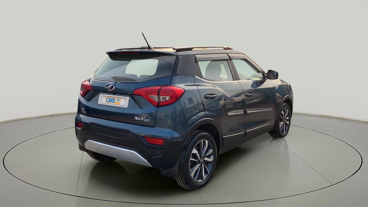 2020 Mahindra XUV300 W8 (O) 1.5 DIESEL AMT, Diesel, Automatic, 13,248 km, Right Back Diagonal