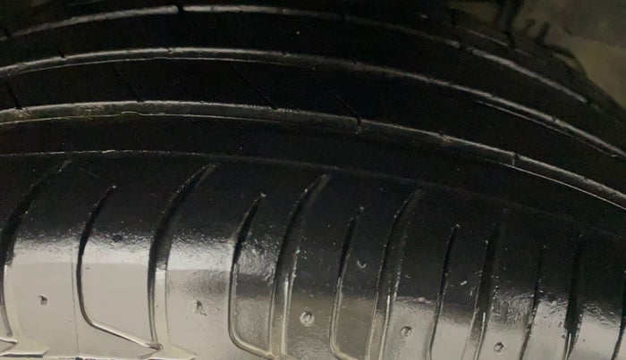 2018 Tata NEXON XZA PLUS PETROL, Petrol, Automatic, 63,160 km, Right Front Tyre Tread