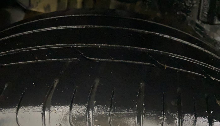 2018 Tata NEXON XZA PLUS PETROL, Petrol, Automatic, 63,160 km, Right Rear Tyre Tread