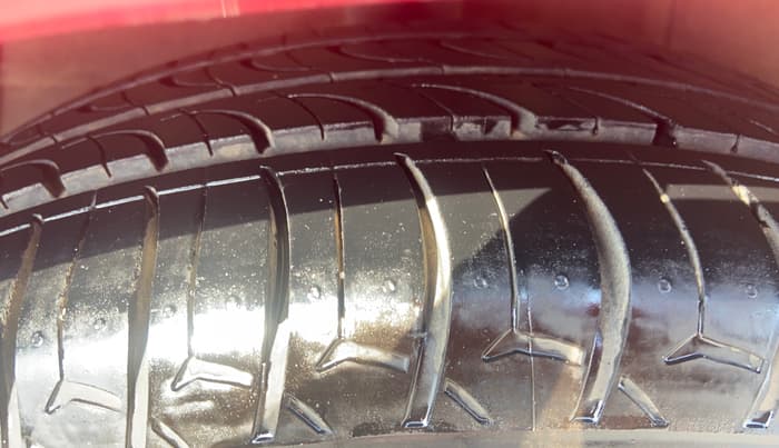 2014 Hyundai Xcent SX 1.2 (O), Petrol, Manual, 40,162 km, Right Rear Tyre Tread