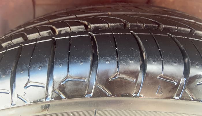 2014 Hyundai Xcent SX 1.2 (O), Petrol, Manual, 40,162 km, Left Front Tyre Tread