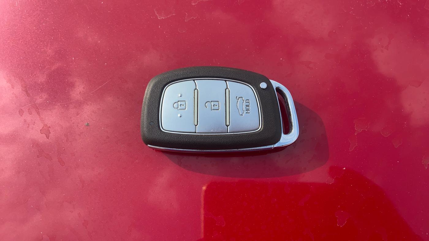 2014 Hyundai Xcent SX 1.2 (O), Petrol, Manual, 40,162 km, Key Close Up