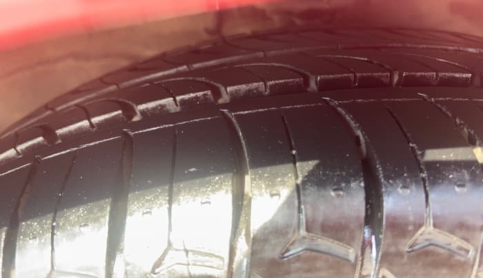 2014 Hyundai Xcent SX 1.2 (O), Petrol, Manual, 40,162 km, Right Front Tyre Tread