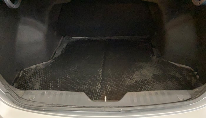 2018 Maruti Ciaz ALPHA  AT 1.5 SHVS PETROL, Petrol, Automatic, 25,860 km, Boot Inside