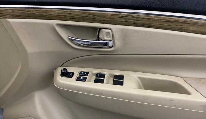 2018 Maruti Ciaz ALPHA  AT 1.5 SHVS PETROL, Petrol, Automatic, 25,860 km, Driver Side Door Panels Control