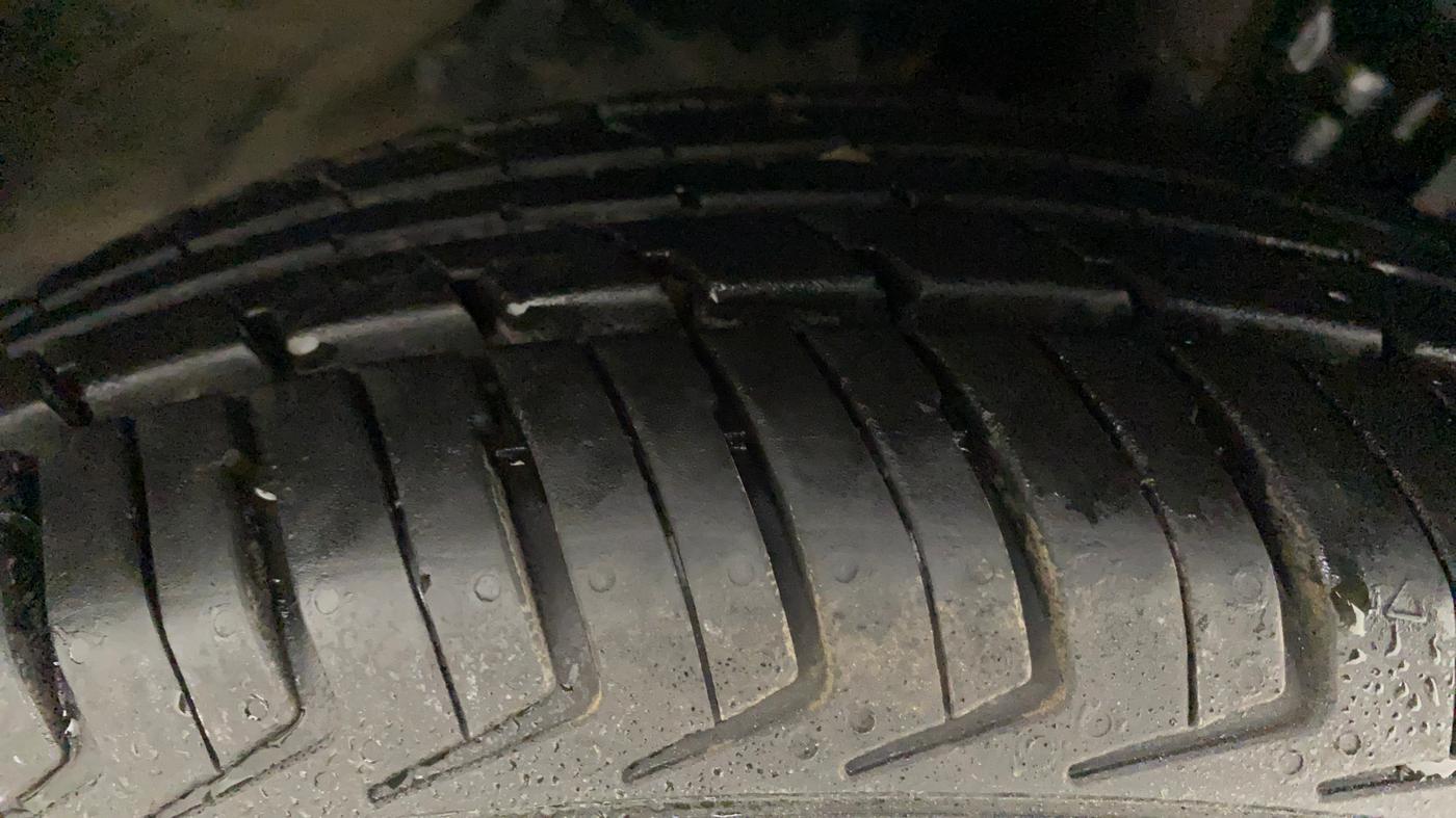 2018 Datsun Redi Go T(O) 0.8L LIMITED EDITION, Petrol, Manual, 50,352 km, Right Front Tyre Tread
