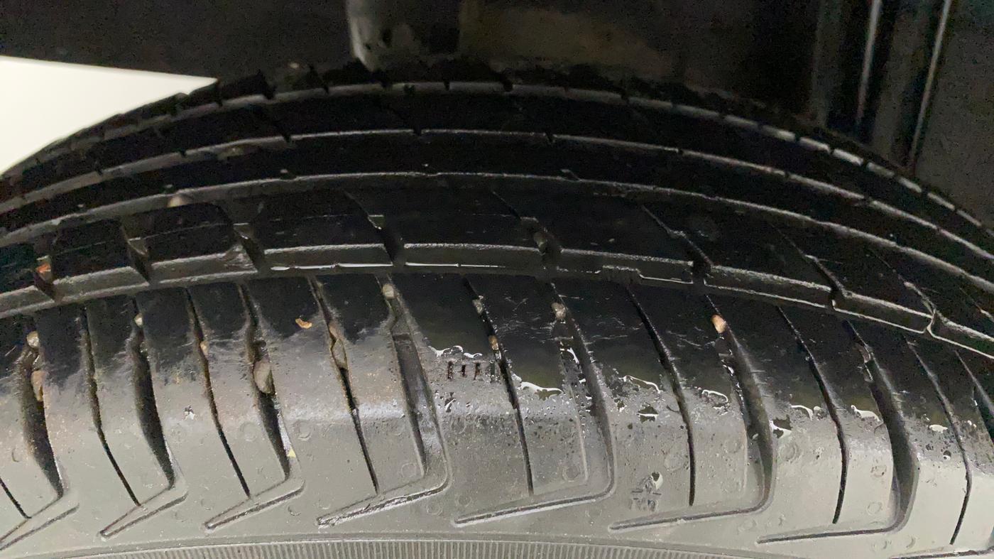 2018 Datsun Redi Go T(O) 0.8L LIMITED EDITION, Petrol, Manual, 50,352 km, Right Rear Tyre Tread
