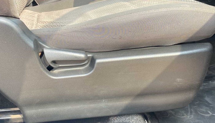 2014 Maruti Wagon R 1.0 LXI, Petrol, Manual, 56,244 km, Driver Side Adjustment Panel