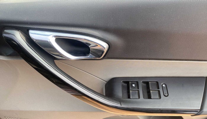 2018 Tata Tiago XZ PETROL, Petrol, Manual, 34,726 km, Driver Side Door Panels Control