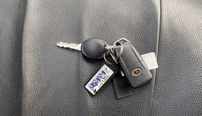 2018 Tata Tiago XZ PETROL, Petrol, Manual, 34,726 km, Key Close Up
