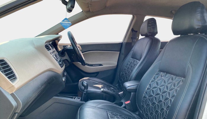 2015 Hyundai Elite i20 SPORTZ 1.2 (O), Petrol, Manual, 80,630 km, Right Side Front Door Cabin