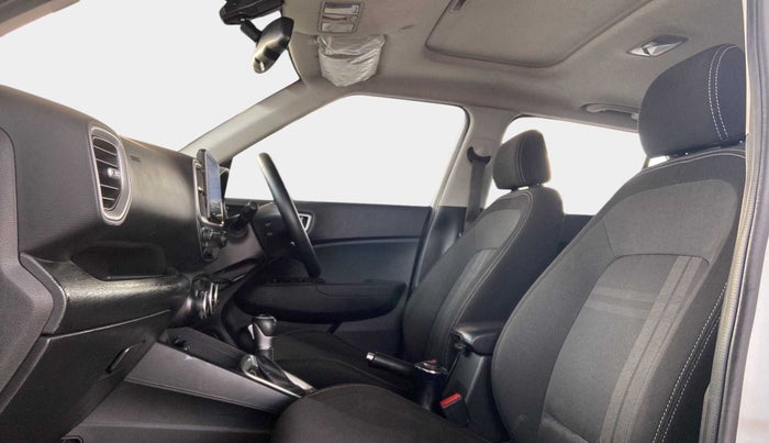 2019 Hyundai VENUE SX PLUS 1.0 TURBO DCT, Petrol, Automatic, 33,715 km, Right Side Front Door Cabin