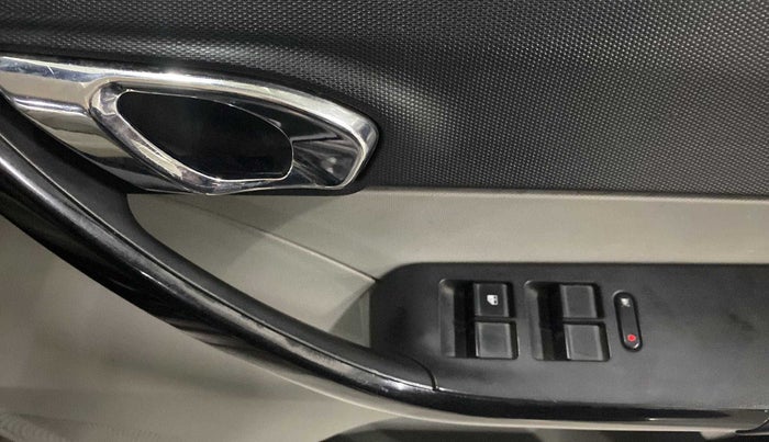 2018 Tata Tiago XZ PETROL, Petrol, Manual, 40,212 km, Driver Side Door Panels Control