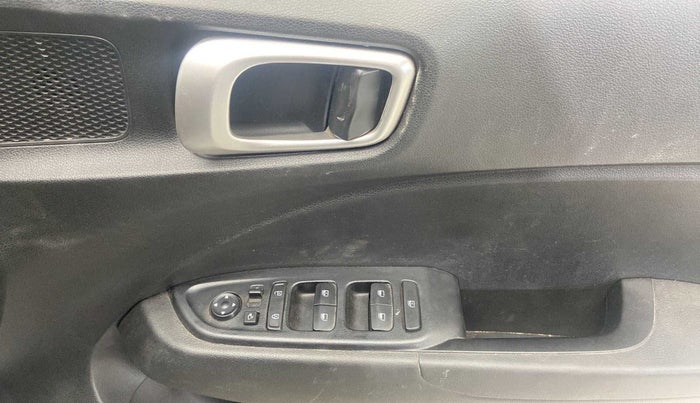 2019 Hyundai VENUE SX PLUS 1.0 TURBO DCT, Petrol, Automatic, 29,291 km, Driver Side Door Panels Control