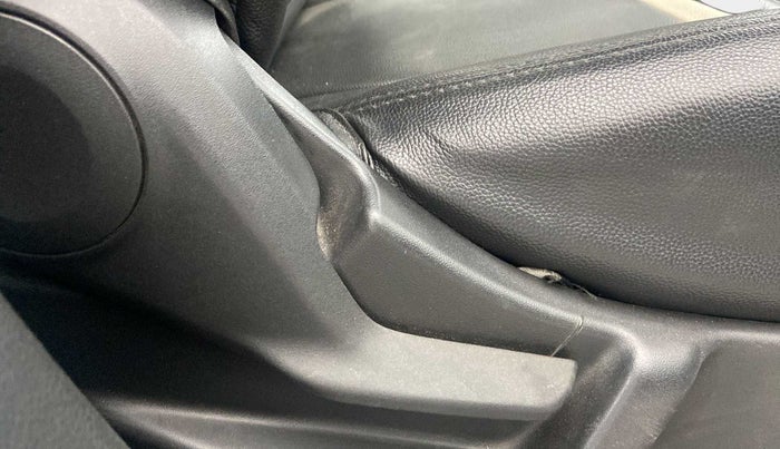 2019 Maruti New Wagon-R VXI 1.2, Petrol, Manual, 18,749 km, Driver Side Adjustment Panel