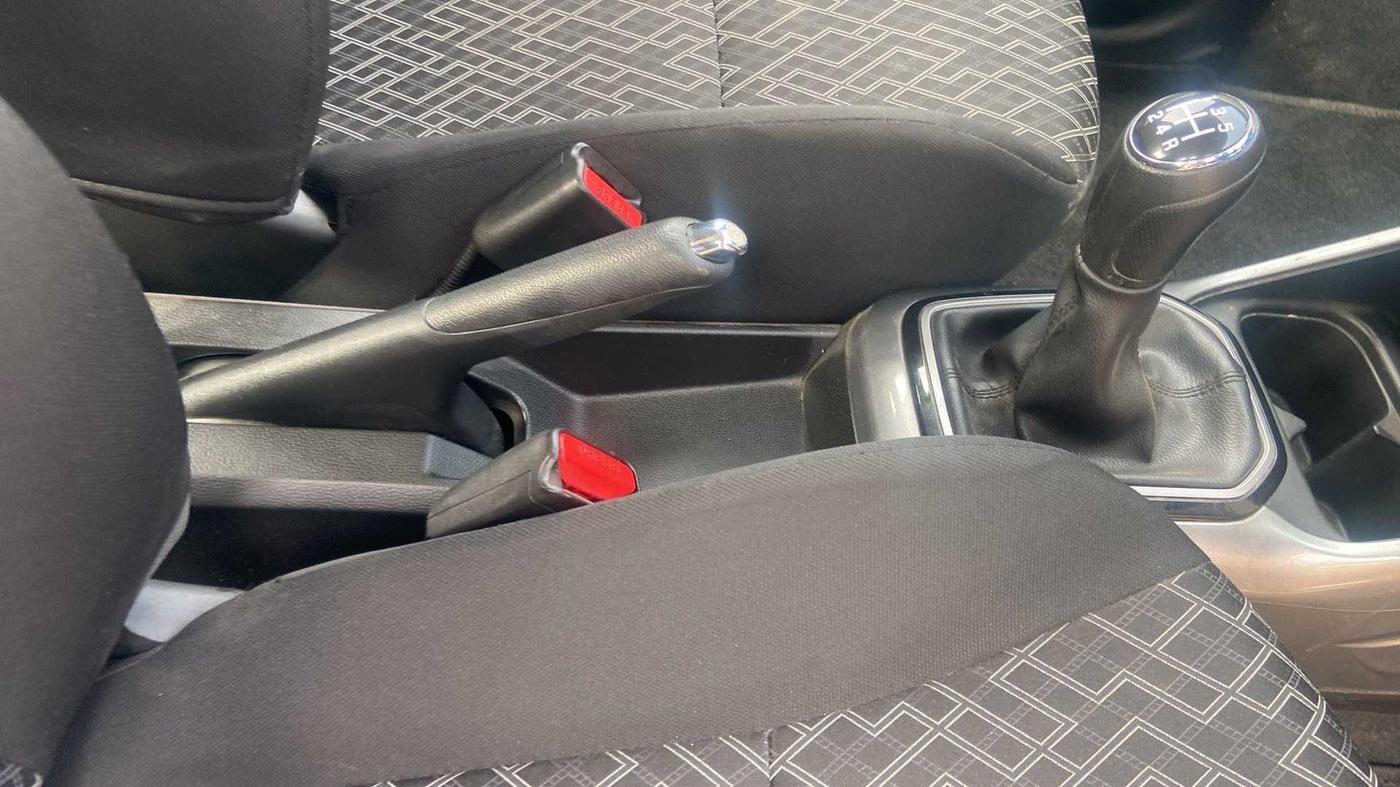 2020 Maruti IGNIS ZETA 1.2, Petrol, Manual, 16,270 km, Gear Lever