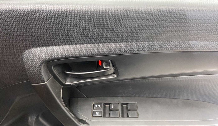 2020 Maruti Vitara Brezza LXI, Petrol, Manual, 35,026 km, Driver Side Door Panels Control
