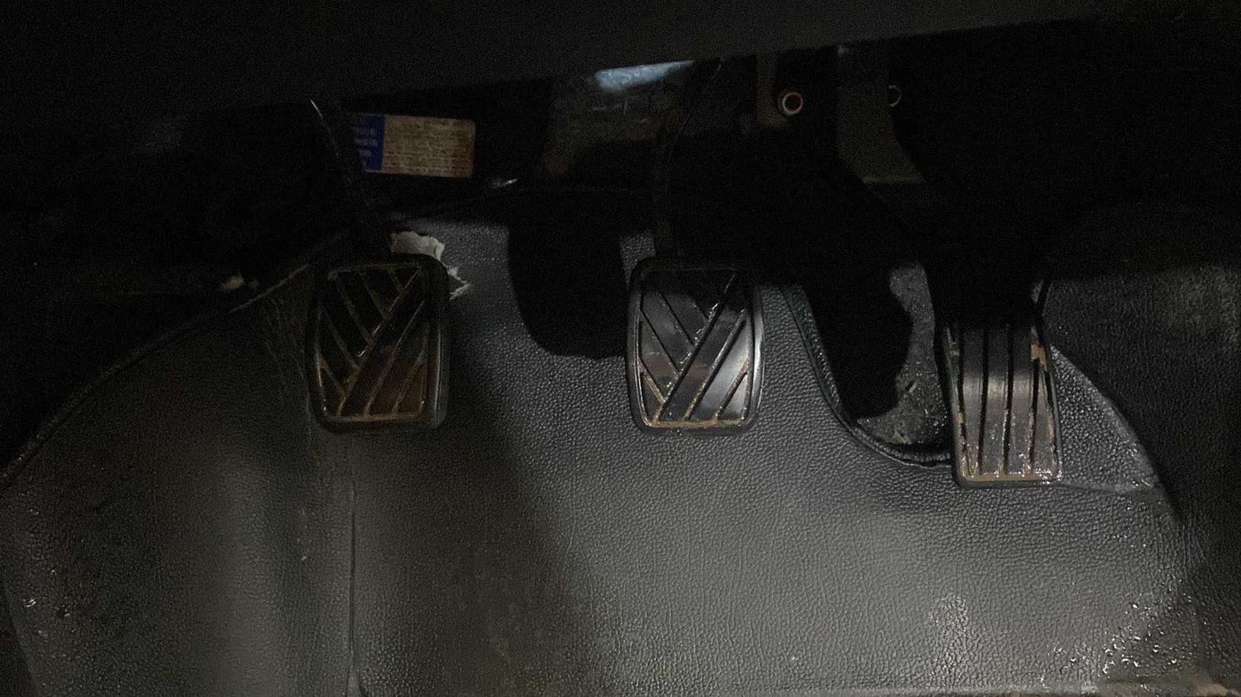 2020 Maruti Vitara Brezza LXI, Petrol, Manual, 35,026 km, Pedals