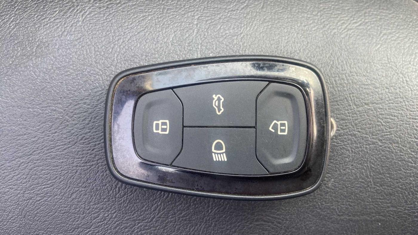 2020 Tata NEXON XZ PLUS (O) PETROL, Petrol, Manual, 15,206 km, Key Close Up
