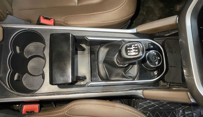 2019 Tata Harrier XZ 2.0L, Diesel, Manual, 78,112 km, Gear Lever