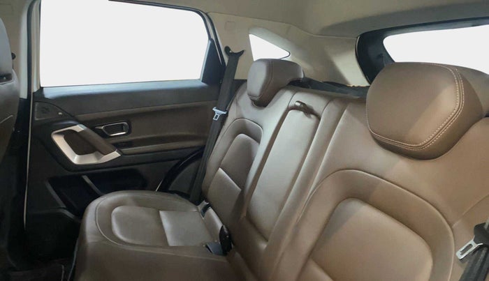 2019 Tata Harrier XZ 2.0L, Diesel, Manual, 78,112 km, Right Side Rear Door Cabin