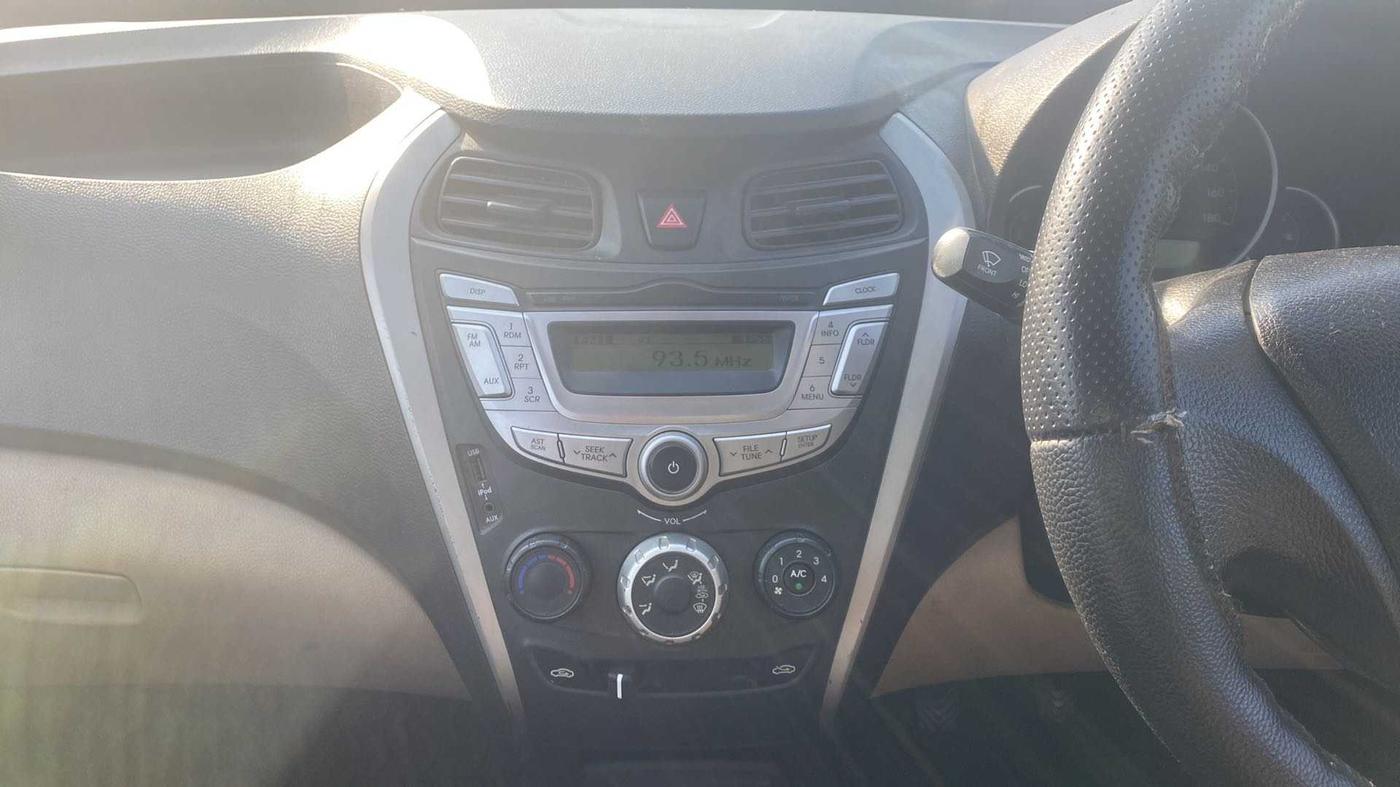 2016 Hyundai Eon MAGNA +, Petrol, Manual, 40,967 km, Air Conditioner