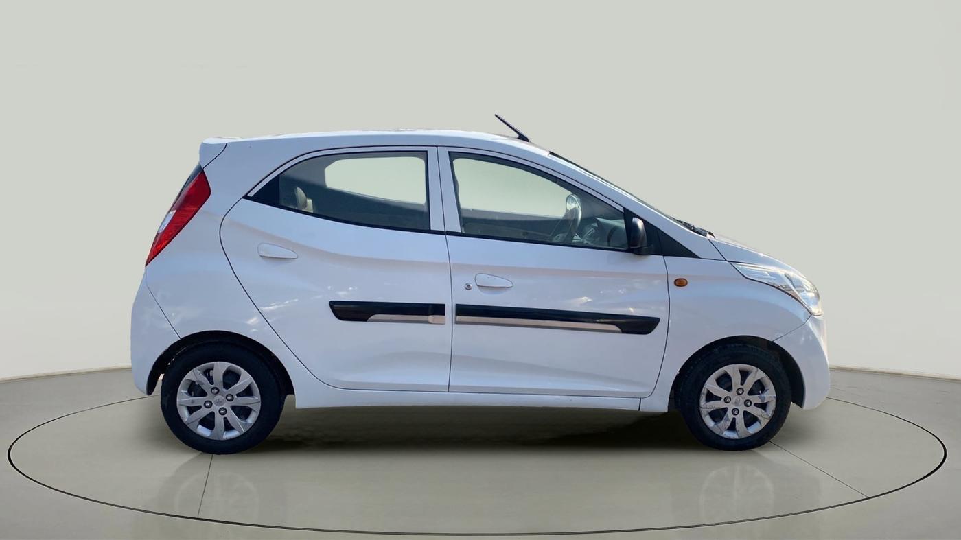 2016 Hyundai Eon MAGNA +, Petrol, Manual, 40,967 km, Right Side View