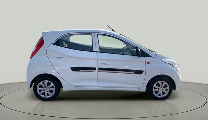 2016 Hyundai Eon MAGNA +, Petrol, Manual, 40,967 km, Right Side View