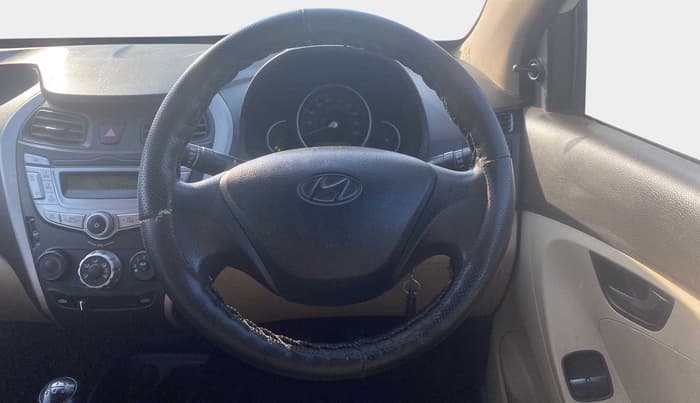 2016 Hyundai Eon MAGNA +, Petrol, Manual, 40,967 km, Steering Wheel Close Up