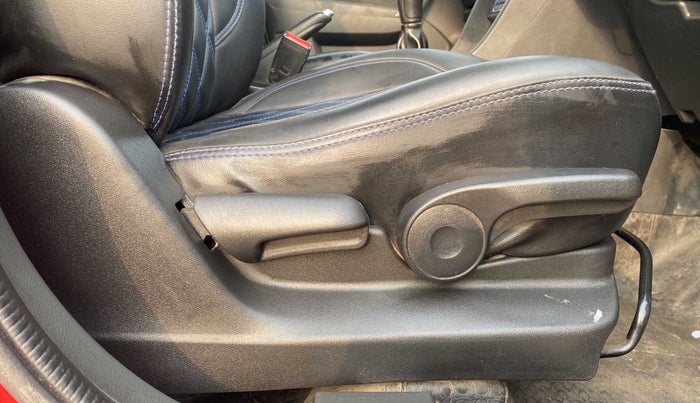 2018 Maruti Vitara Brezza ZDI, Diesel, Manual, 93,806 km, Driver Side Adjustment Panel