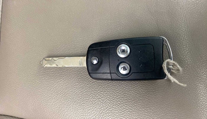 2017 Honda CRV 2.0L I-VTEC 2WD AT, CNG, Automatic, 43,824 km, Key Close Up