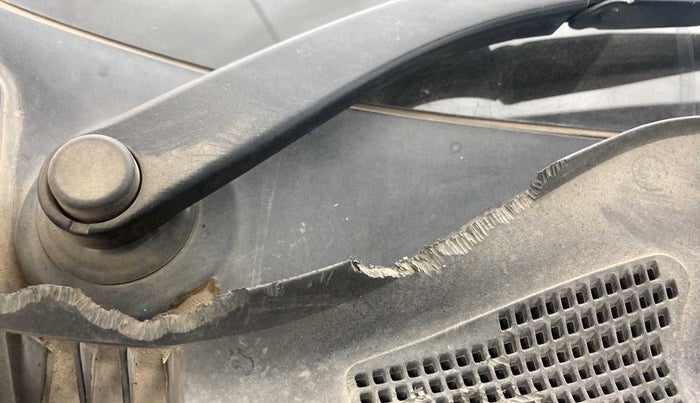 2021 Tata Harrier XZA PLUS 2.0L DUAL TONE, Diesel, Automatic, 34,543 km, Bonnet (hood) - Cowl vent panel has minor damage
