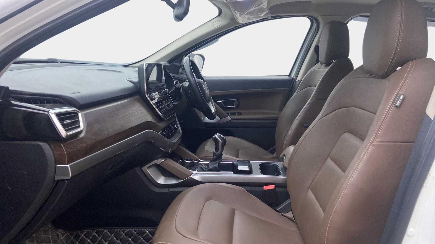 2021 Tata Harrier XZA PLUS 2.0L DUAL TONE, Diesel, Automatic, 34,543 km, Right Side Front Door Cabin