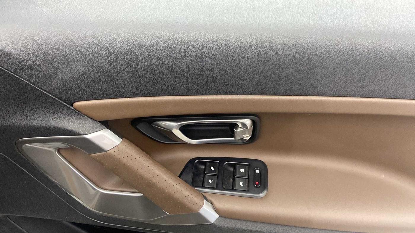2021 Tata Harrier XZA PLUS 2.0L DUAL TONE, Diesel, Automatic, 34,543 km, Driver Side Door Panels Control