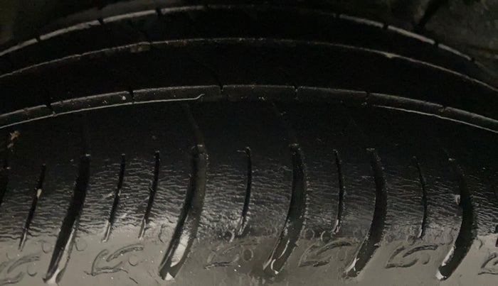 2021 Tata ALTROZ XZ PLUS PETROL DARK EDITION, Petrol, Manual, 71,669 km, Right Rear Tyre Tread