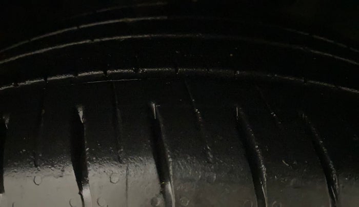 2021 Tata ALTROZ XZ PLUS PETROL DARK EDITION, Petrol, Manual, 71,669 km, Right Front Tyre Tread