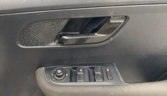 2021 Tata ALTROZ XZ PLUS PETROL DARK EDITION, Petrol, Manual, 71,669 km, Driver Side Door Panels Control