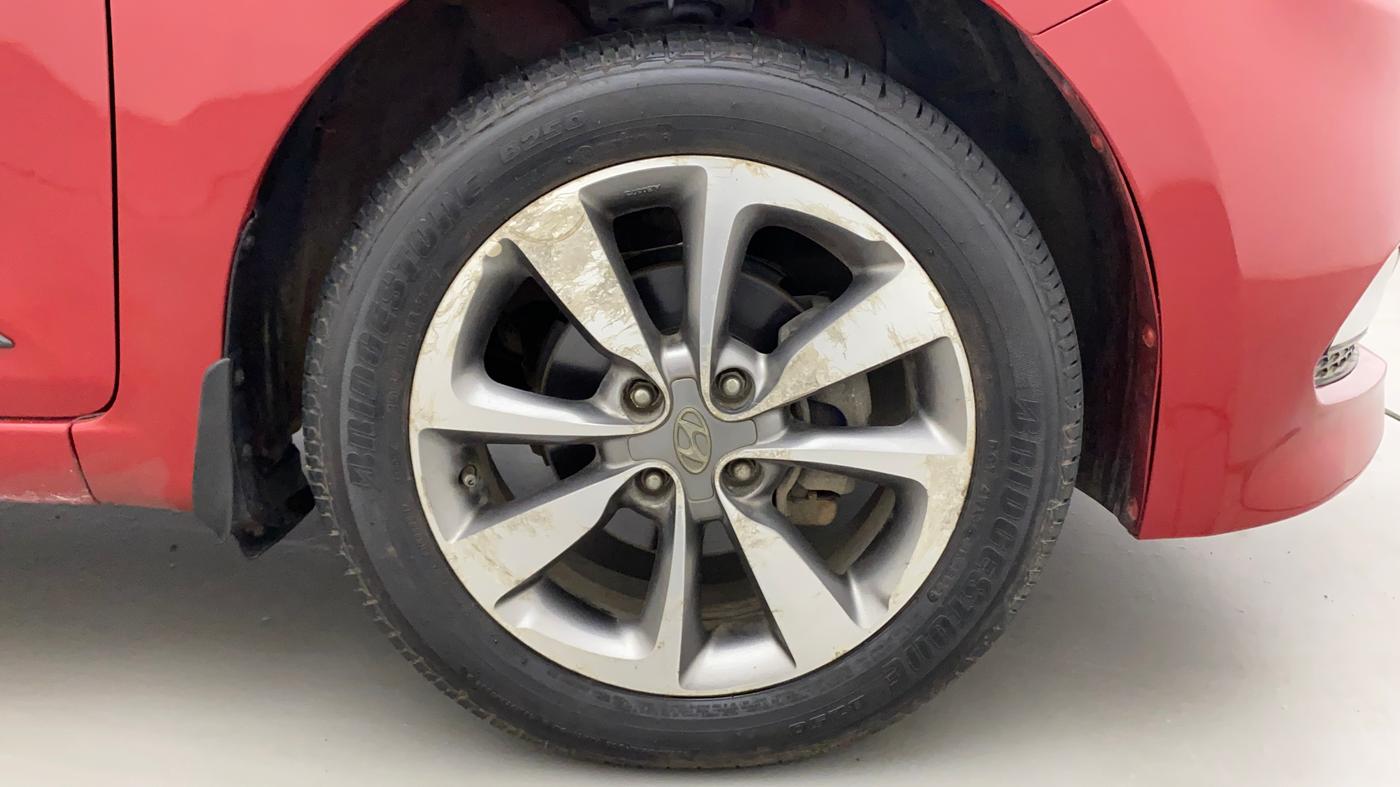 2015 Hyundai Elite i20 SPORTZ 1.2 (O), Petrol, Manual, 55,187 km, Right Front Wheel
