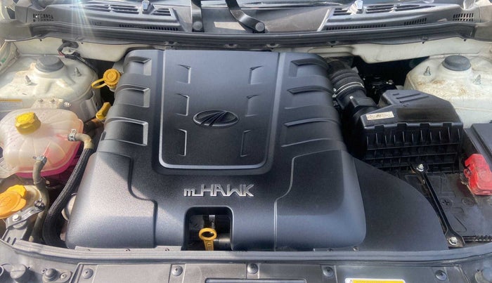 2018 Mahindra XUV500 W7 AT, Diesel, Automatic, 22,866 km, Open Bonet