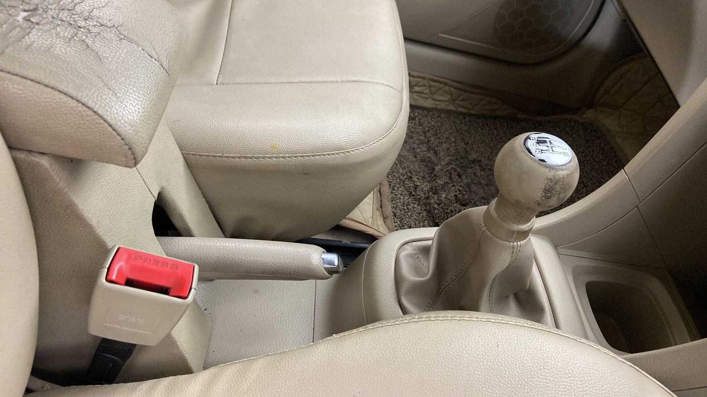 2017 Maruti Swift Dzire VXI, Petrol, Manual, 60,753 km, Gear Lever