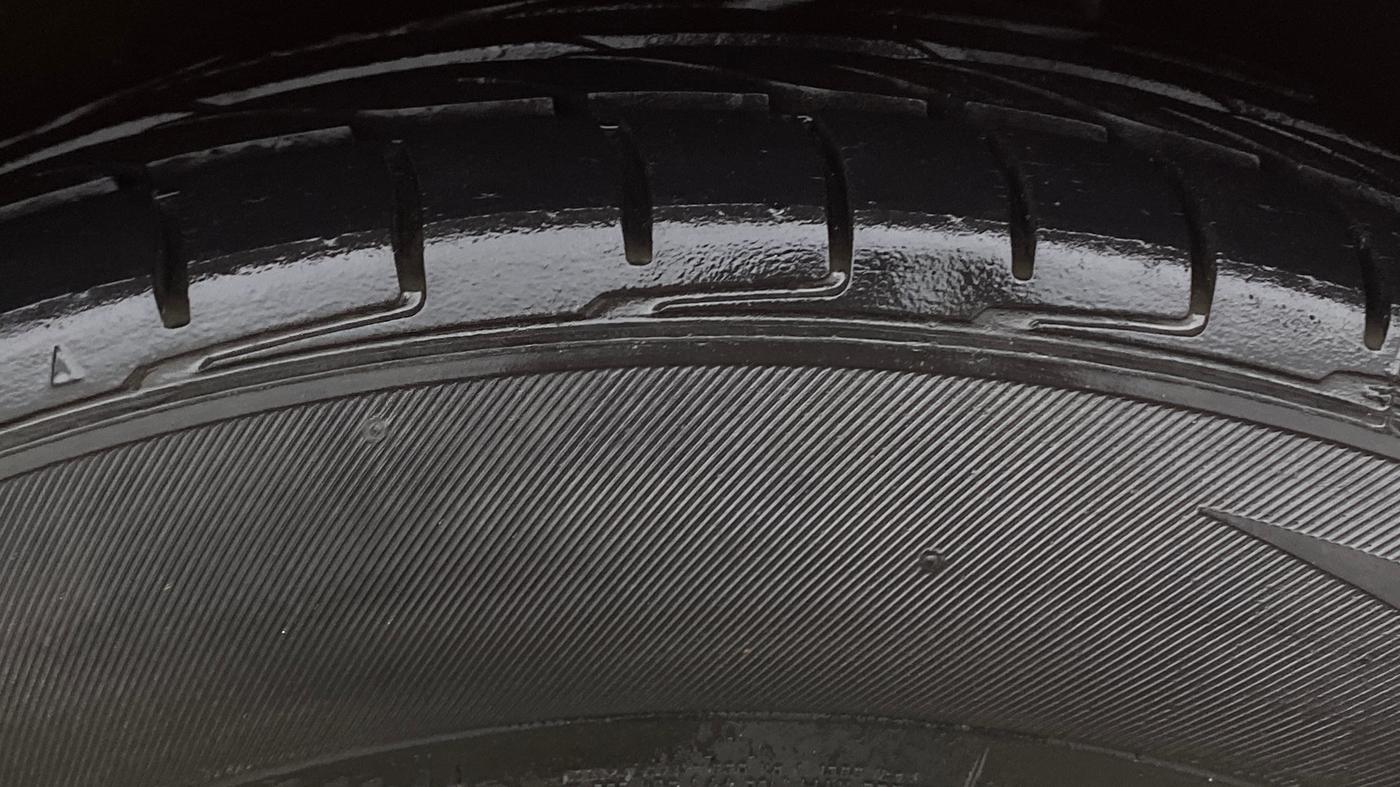 2013 Ford Ecosport TITANIUM 1.5L PETROL AT, Petrol, Automatic, 95,208 km, Left Rear Tyre Tread