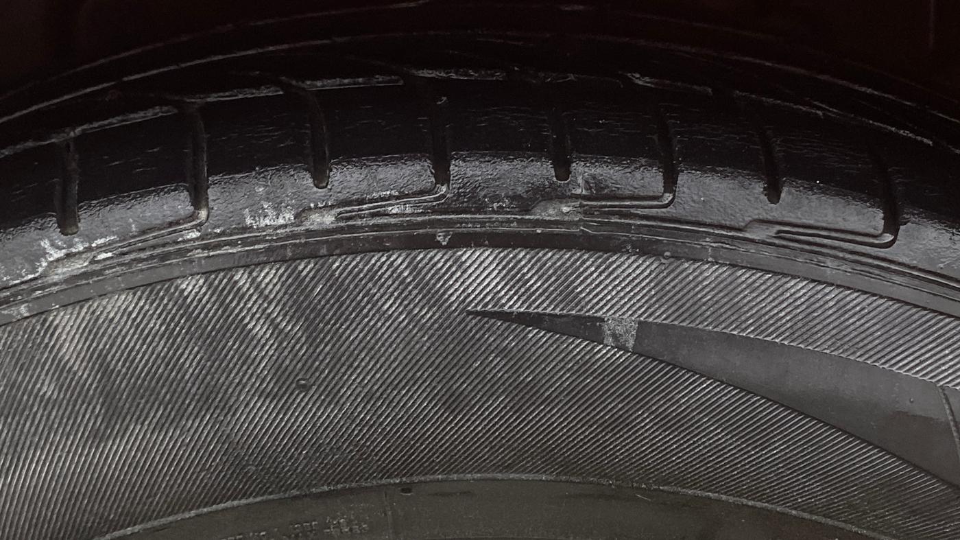 2013 Ford Ecosport TITANIUM 1.5L PETROL AT, Petrol, Automatic, 95,208 km, Left Front Tyre Tread